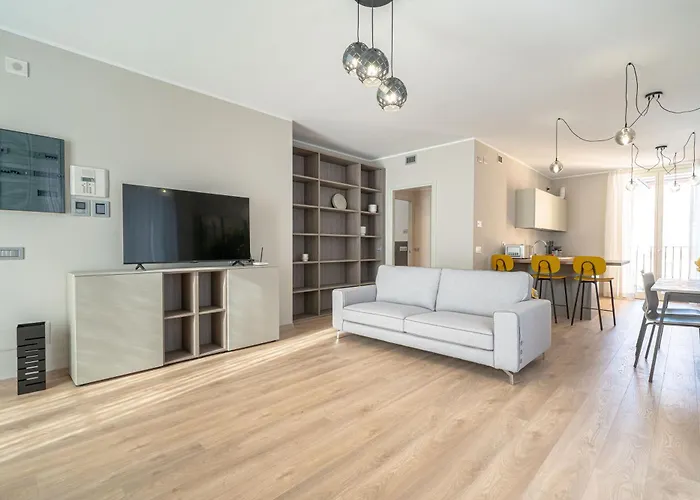 Apartament Square Of